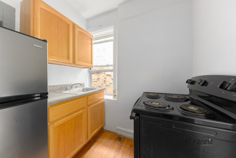 370 Bedford Ave, Apt 5 Image 12