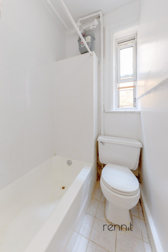 370 Bedford Ave, Apt 5 Image 14