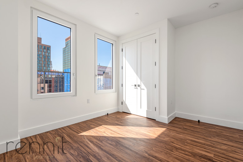 26-25 3rd St, Apt 506B Image 10