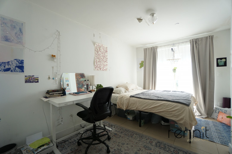 16 Meserole St, Apt 1A Image 13