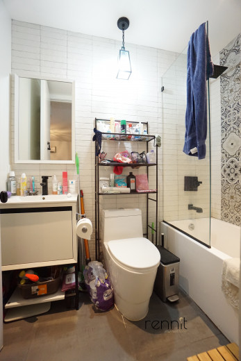 295 Montgomery St, Apt 2R Image 7