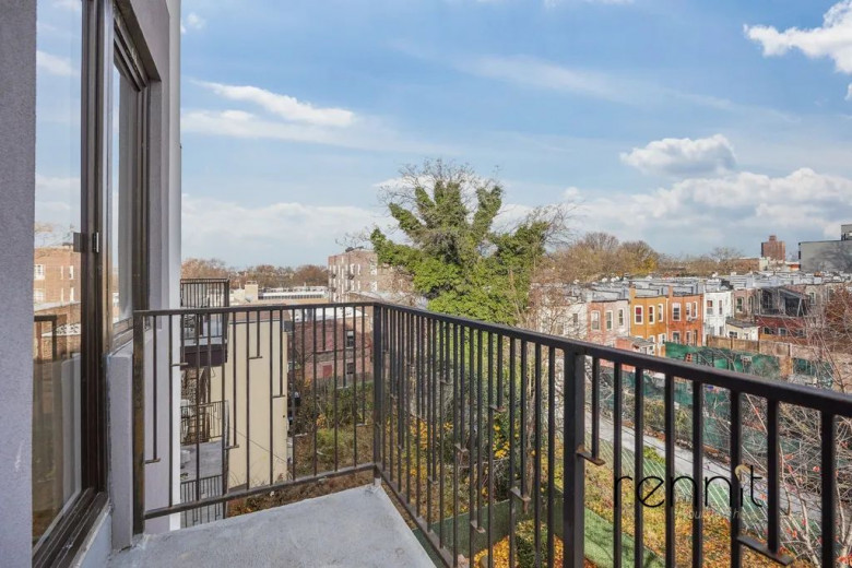 211 Troy Ave, Apt 3B Image 12