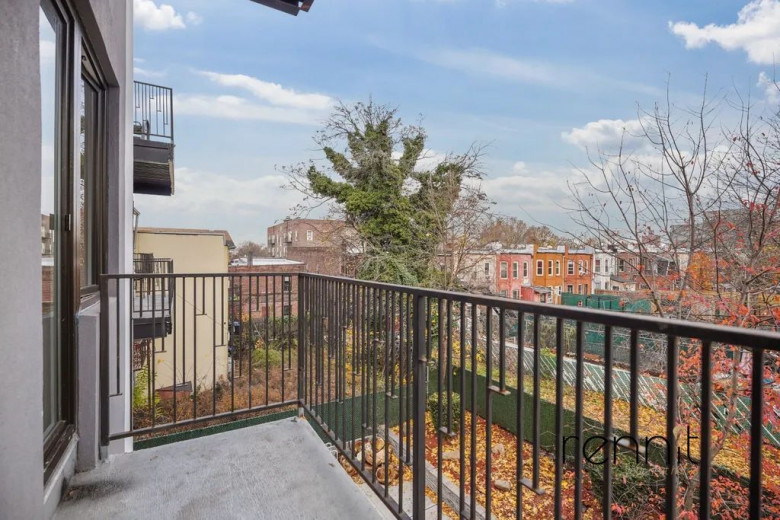 211 Troy Ave, Apt 3B Image 6