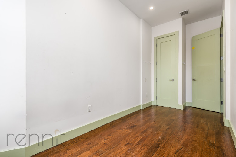 686 Jefferson Ave, Apt 2R Image 13