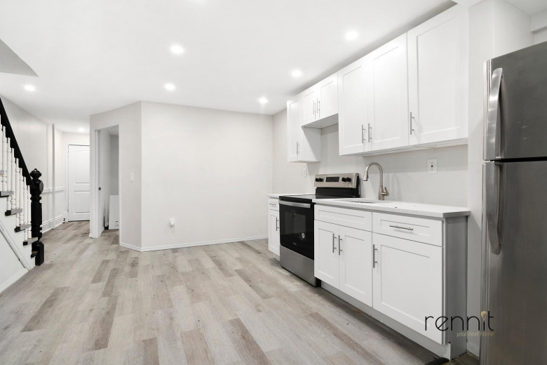 77 Somers St, Apt 1 Image 8