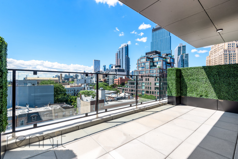 375 Dean St, Apt 703 Image 1