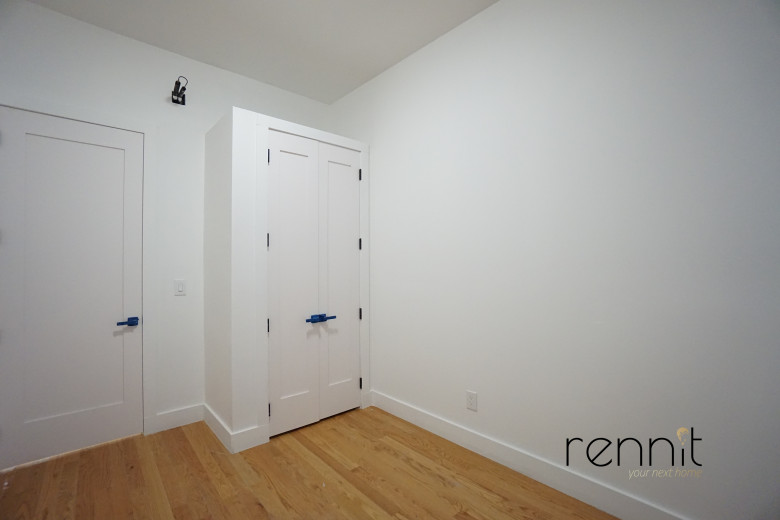 477 Fairview Ave, Apt 1 Image 7