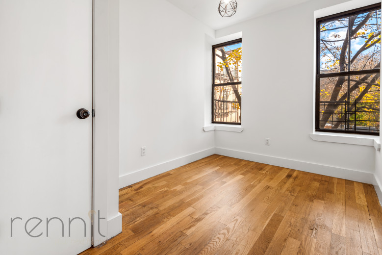 373 Howard Ave, Apt 2B Image 4