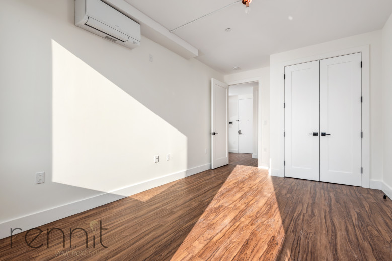 26-25 3rd St, Apt 204B Image 5