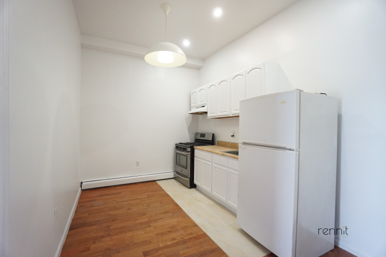 744 Myrtle Ave, Apt 2B Image 5