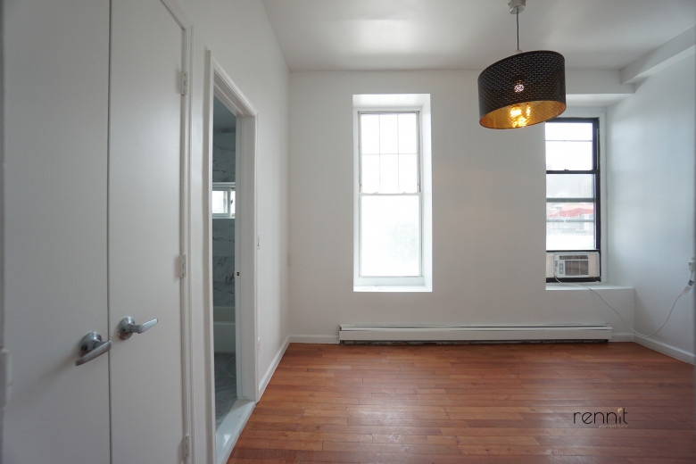 744 Myrtle Ave, Apt 2B Image 6