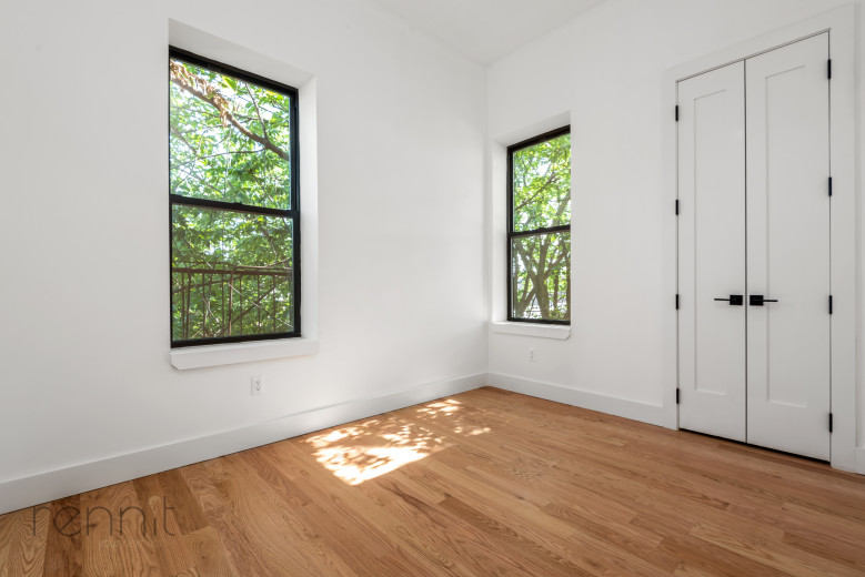 808 Putnam Ave, Apt 3B Image 4