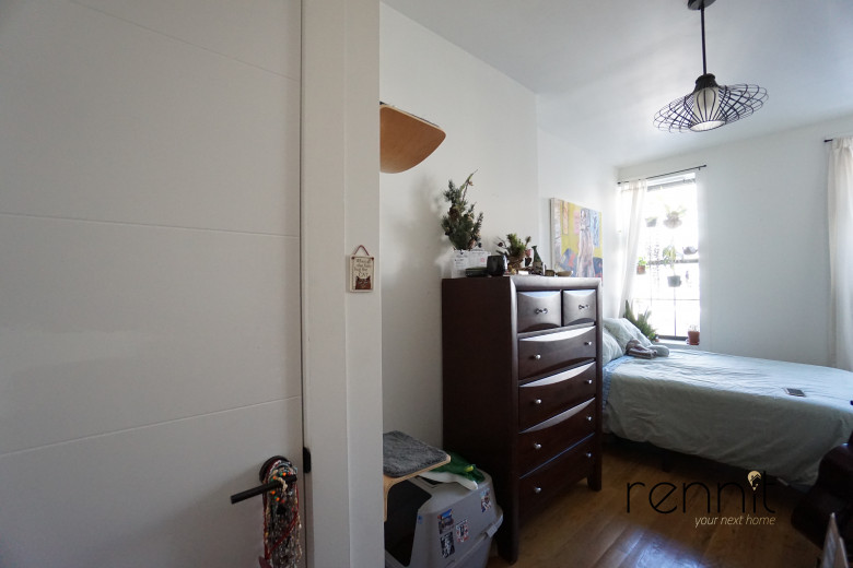 336 Chauncey St, Apt 2B Image 4