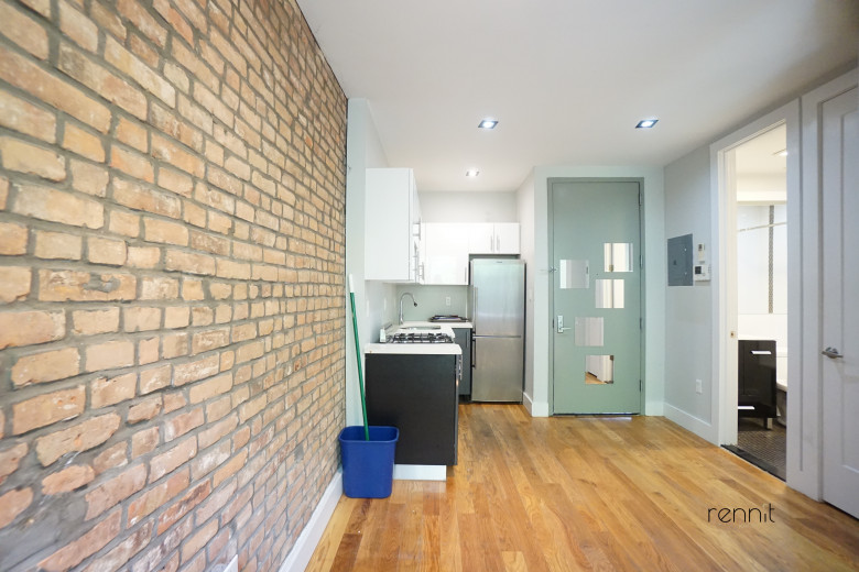 814 St Johns Pl, Apt 3R Image 3