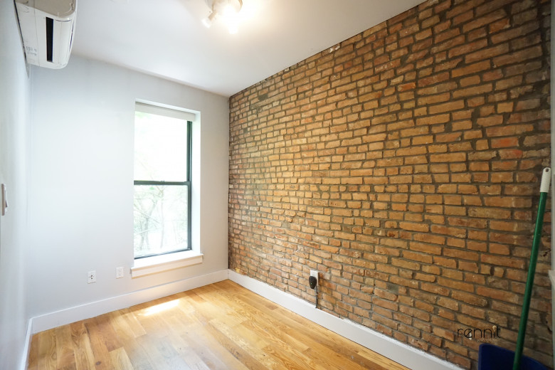 814 St Johns Pl, Apt 3R Image 4