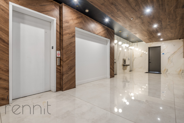 640 Parkside Ave, Apt 201 Image 12