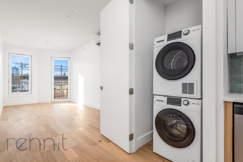 58 Vanderbilt Ave, Apt 4M Image 1