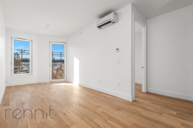 58 Vanderbilt Ave, Apt 4M Image 3