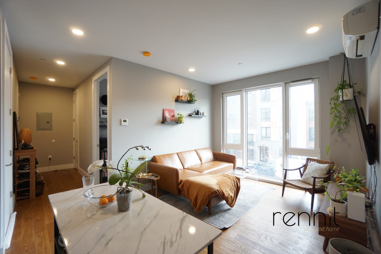 853 Lexington Ave, Apt 2A Image 1