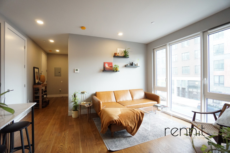 853 Lexington Ave, Apt 2A Image 3