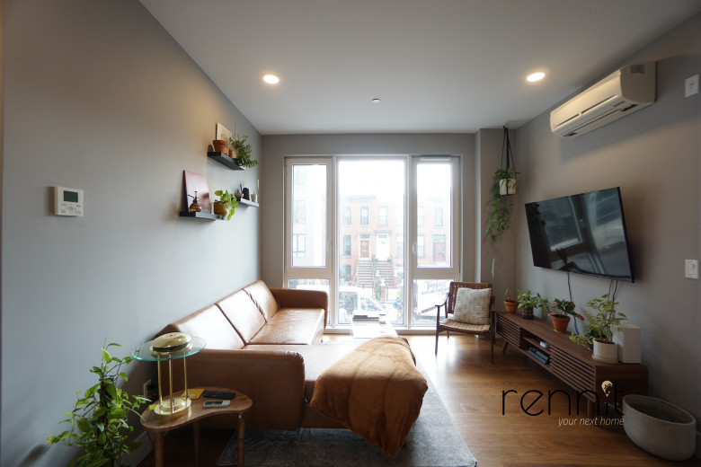 853 Lexington Ave, Apt 2A Image 4