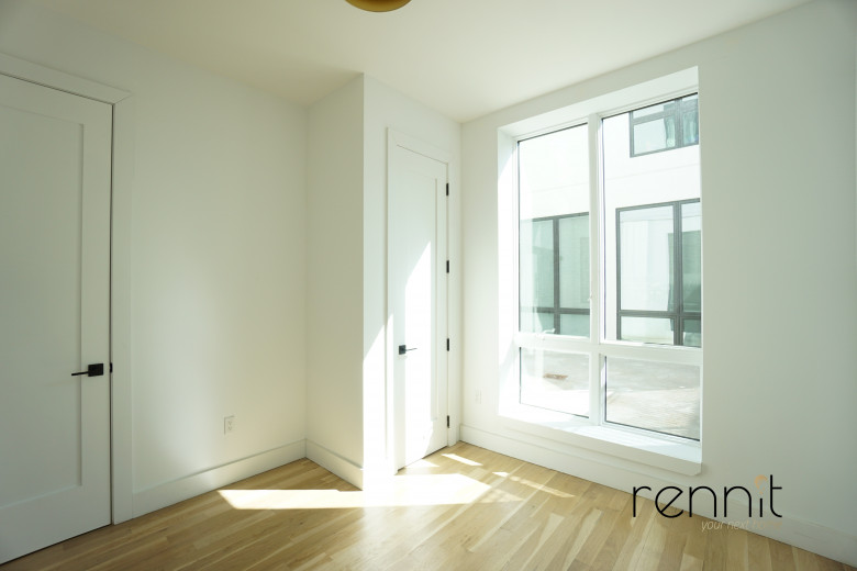 511 Meeker Ave, Apt 1B Image 5