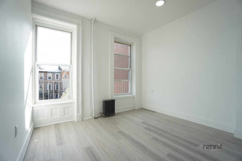 798 Lafayette Ave, Apt 3 Image 5