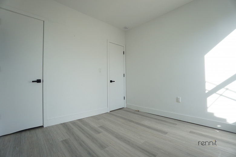 798 Lafayette Ave, Apt 3 Image 6