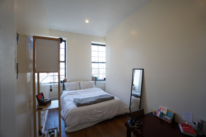 1872 Menahan St, Apt 2R Image 8