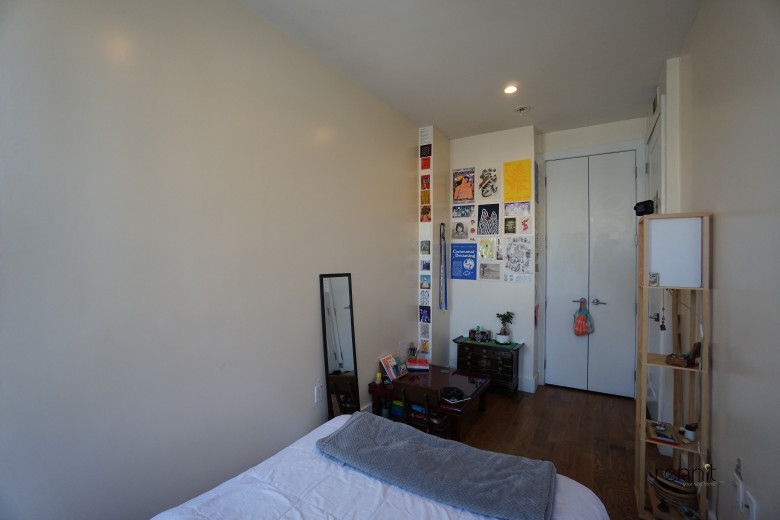 1872 Menahan St, Apt 2R Image 9