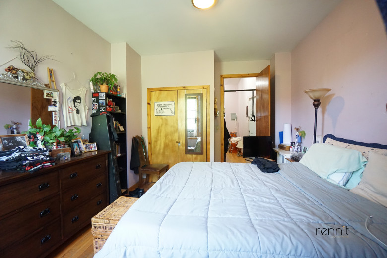 420 Melrose St, Apt 3R Image 5