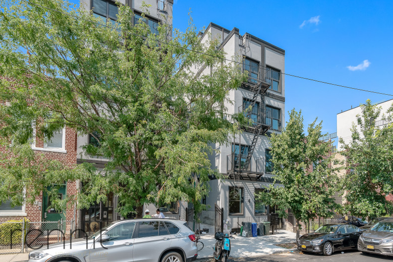 221 Martense St, Apt 5 Image 13