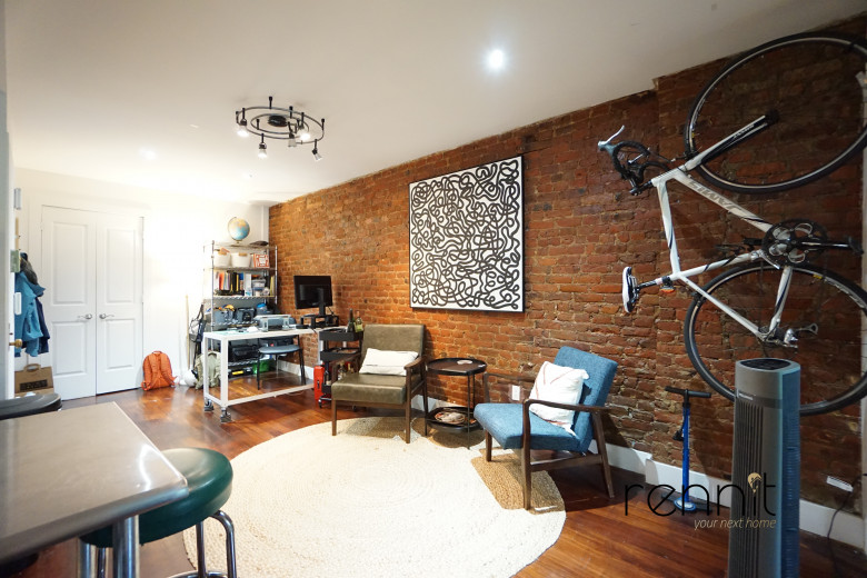 571 St Johns Pl, Apt 4R Image 10