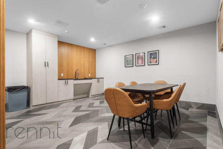 2039 Ocean Ave, Apt 703 Image 19