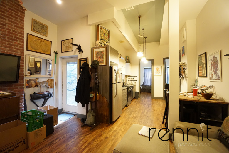 728 Knickerbocker Ave, Apt 1L Image 2