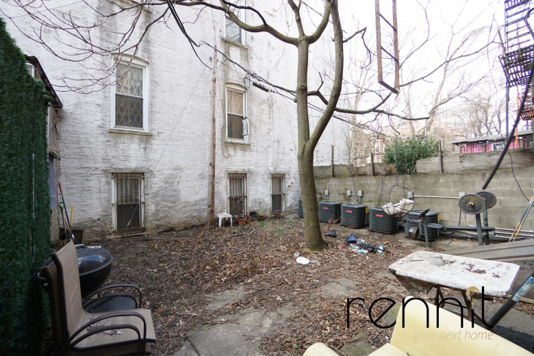 728 Knickerbocker Ave, Apt 1L Image 4