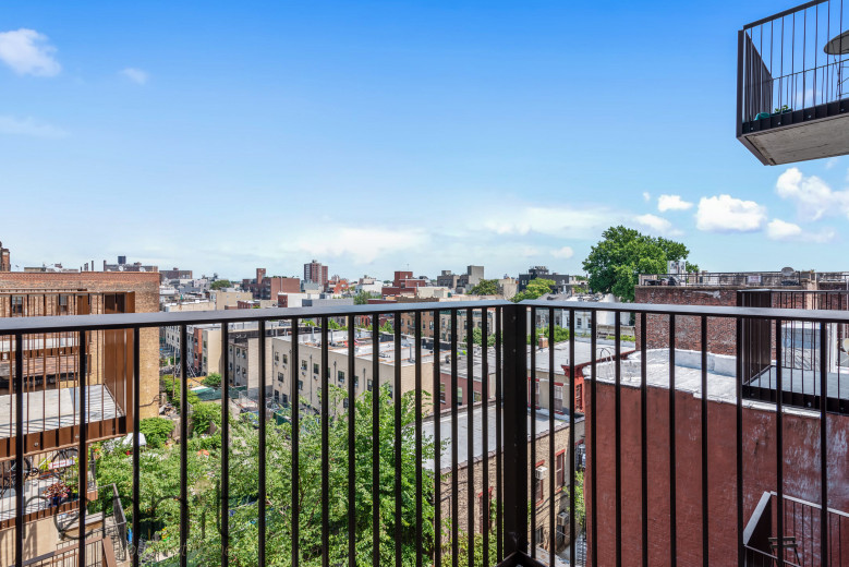 633 Marcy Ave, Apt 403 Image 15