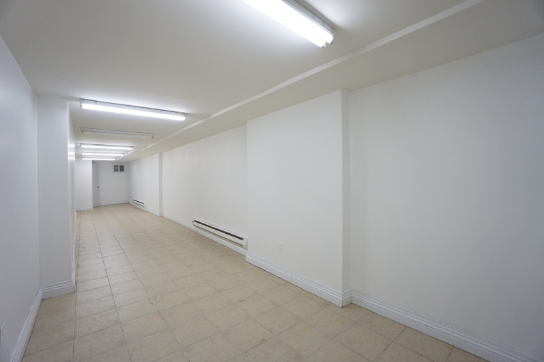 235 Troutman, Apt St Image 10