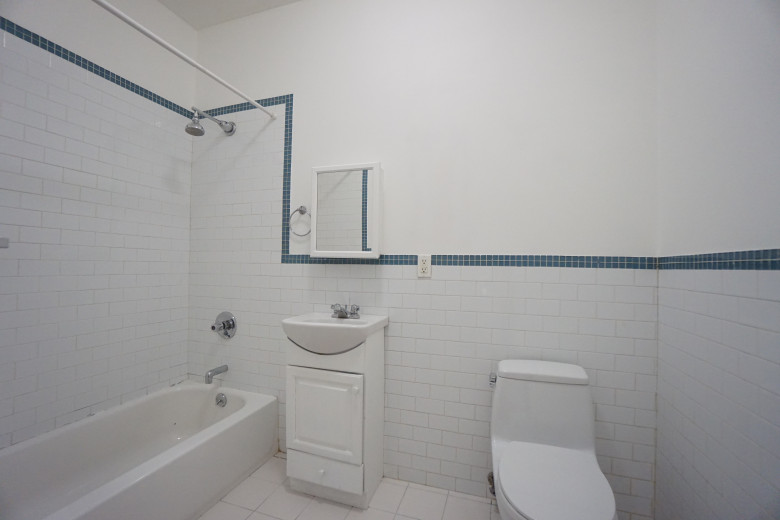 235 Troutman, Apt St Image 6