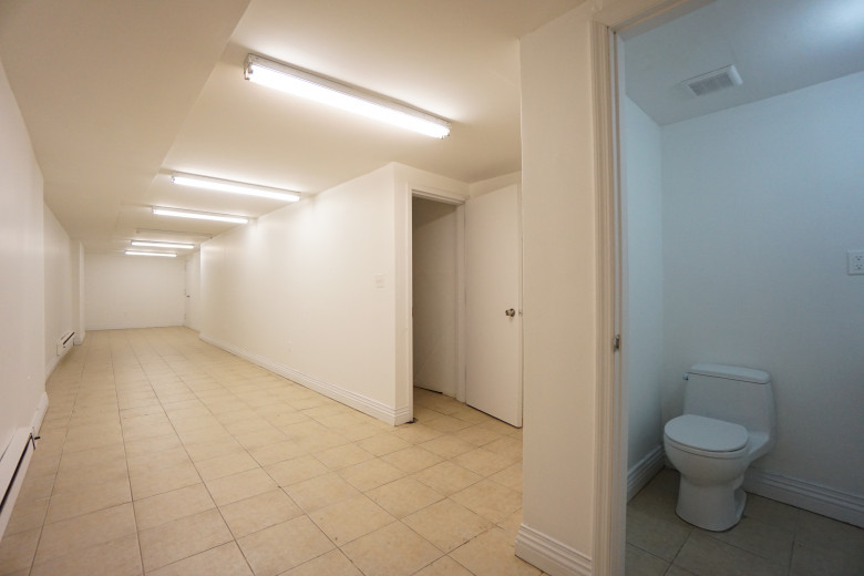 235 Troutman, Apt St Image 8