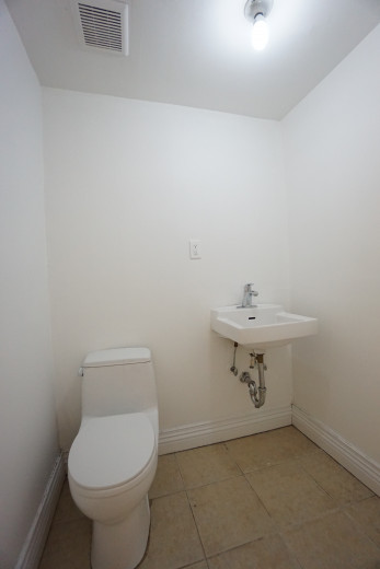 235 Troutman, Apt St Image 9