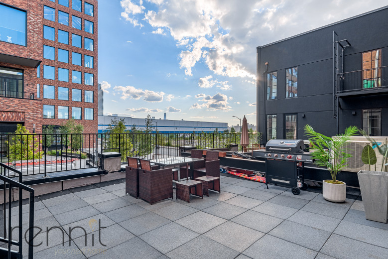 17 Kent Ave, Apt 2 Image 1