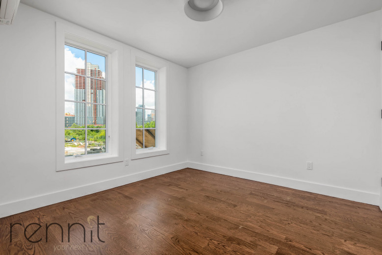 17 Kent Ave, Apt 2 Image 4