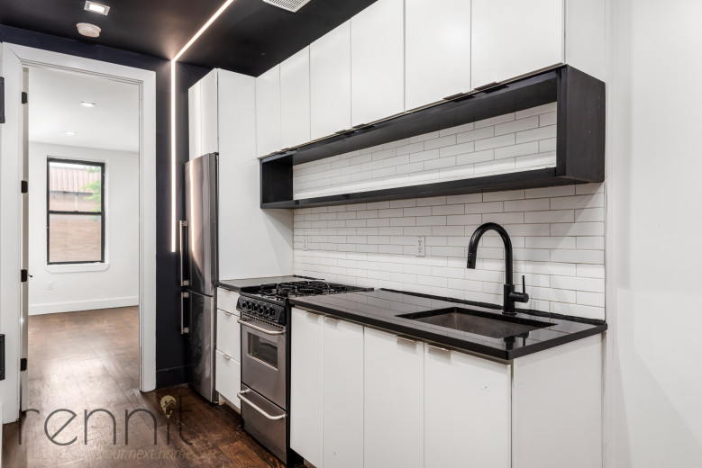 205 Johnson Ave, Apt 2L Image 2