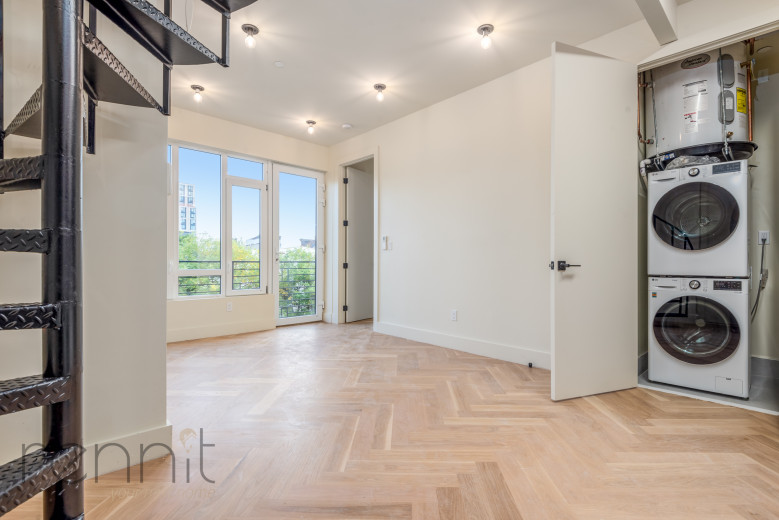 179 Meserole St, Apt 4C Image 1