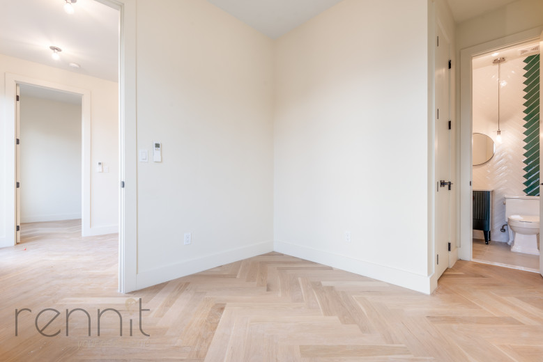 179 Meserole St, Apt 4C Image 11