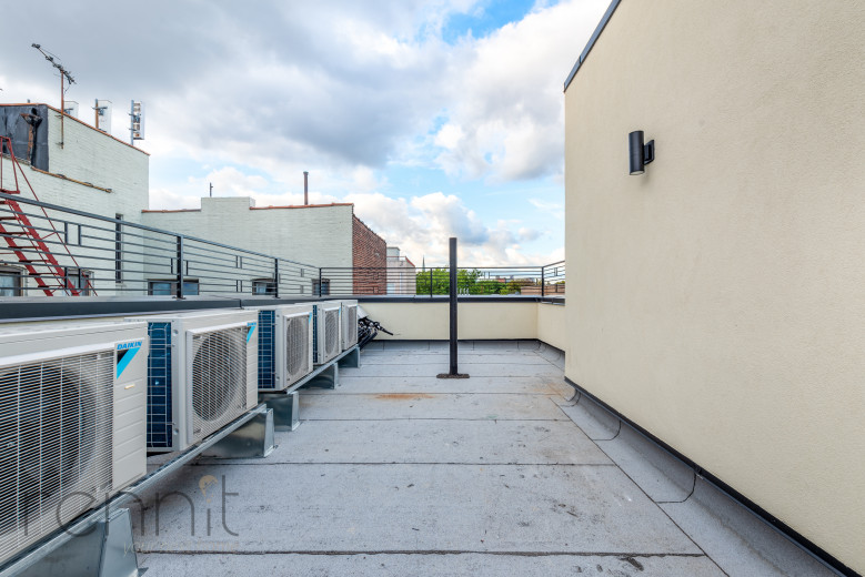 179 Meserole St, Apt 4C Image 19