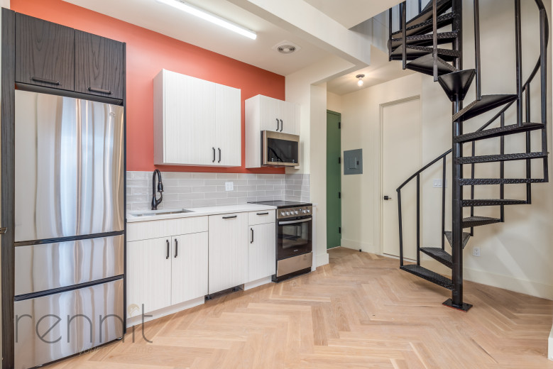 179 Meserole St, Apt 4C Image 4