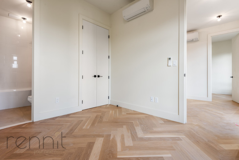 179 Meserole St, Apt 4C Image 8