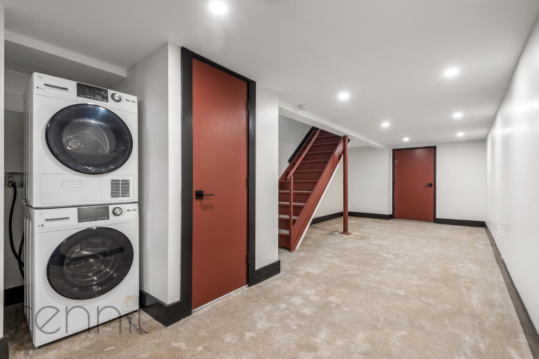 127 Thames Street, Apt 1L Image 11